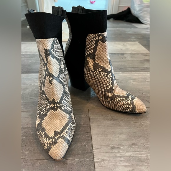 Dolce vita snakeskin booties - Picture 2 of 4